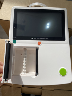 12 Lood 6-kanaals elektrocardiograaf Drie-kanaals EKG-ECG-machine