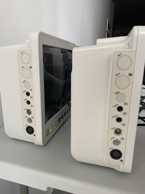 12,1 inch 5 parameter draagbare patiëntmonitor met 16 talen voor medisch gebruik