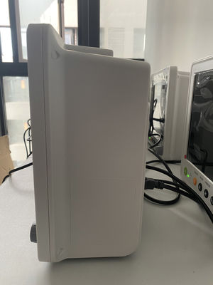 12,1 inch 5 parameter draagbare patiëntmonitor met 16 talen voor medisch gebruik