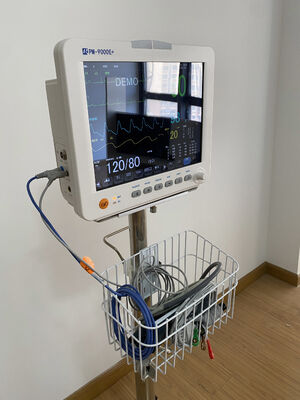 12.1 inch ziekenhuis gebruik vitale tekenen machine multi-parameter patiënt monitor voor de ICU kamer