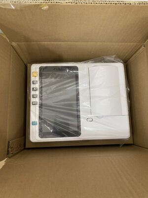 Digitale 6-kanaals ECG-apparaat met 7-inch touchscreen en thermische arrayprinter voor ziekenhuizen en klinieken