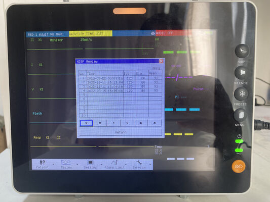 8 inch kleuren LCD-scherm met meerdere parameters Patiëntmonitor ISO-gecertificeerd instrument van klasse II met 1 jaar garantie