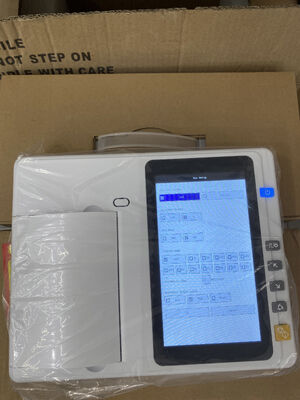 7 inch touchscreen medische EKG-machine met thermische matrixprinter voor real-time/offline analyse