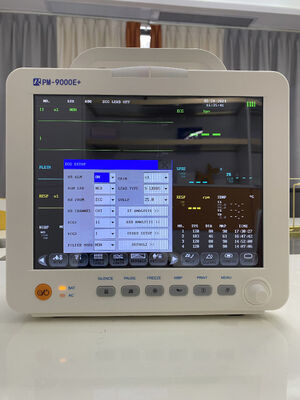 ISO-gecertificeerd 12,1 inch kleur LCD-display Multi Parameter Patiëntmonitor met trolley / wandbeugel montage opties